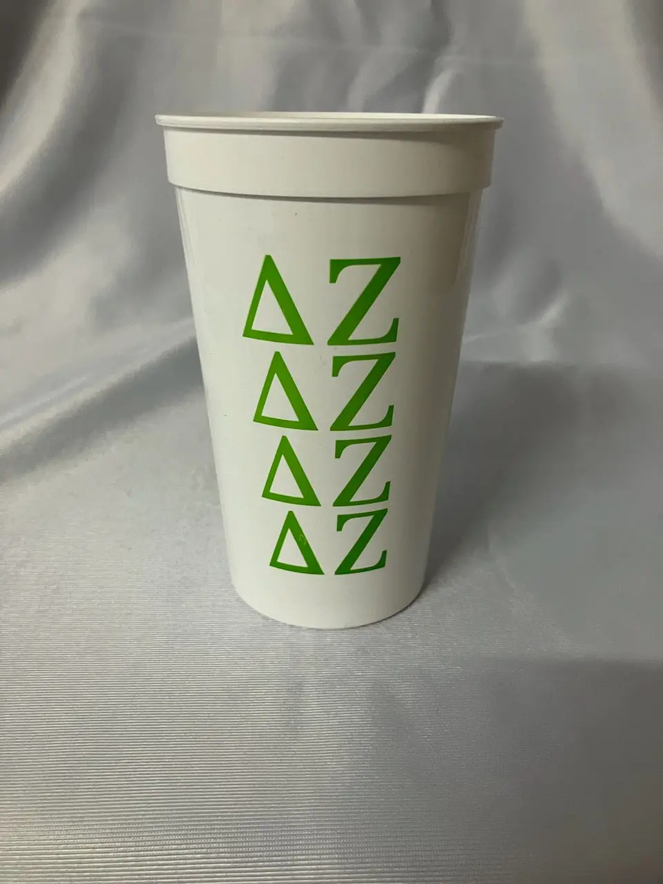 White Dz Repeat Cup 1