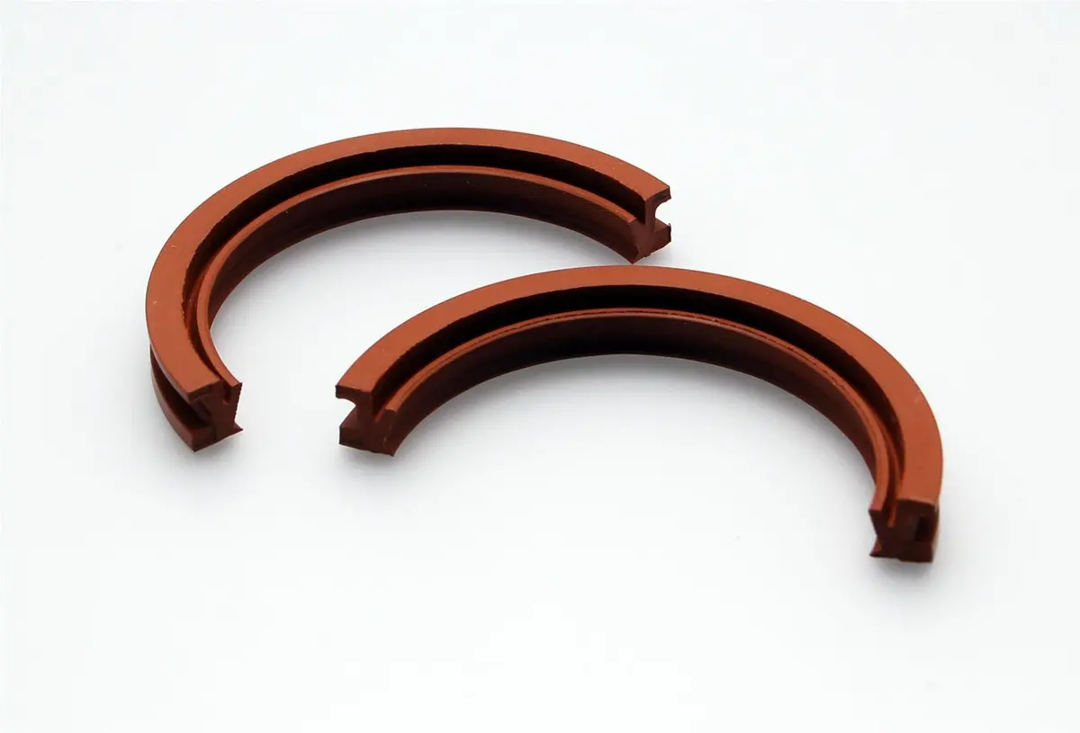 Cometic Rear Main Seal Set – High-Performance Engine Oil Seal Replacement 1